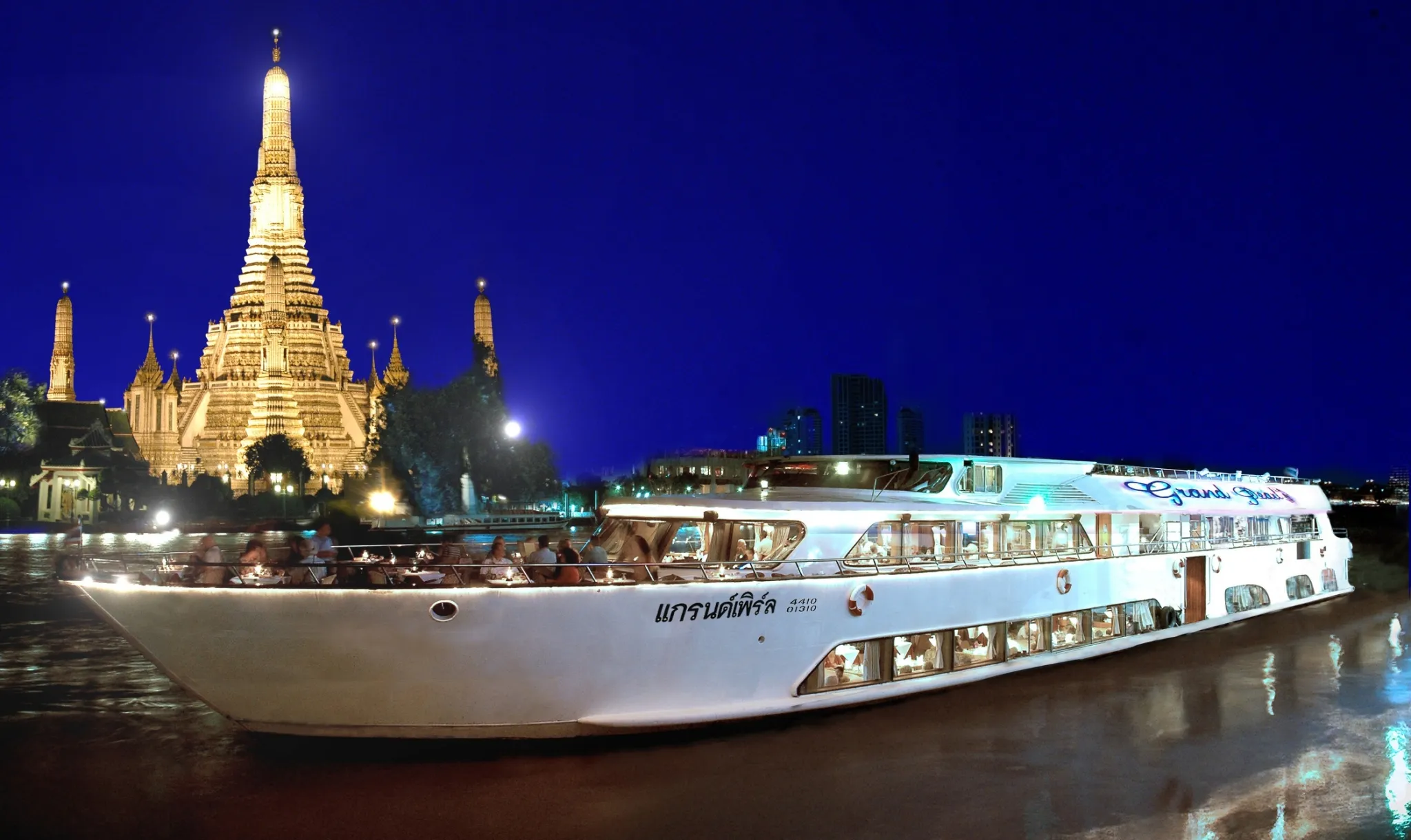 Romantic Dinner Cruise Bangkok