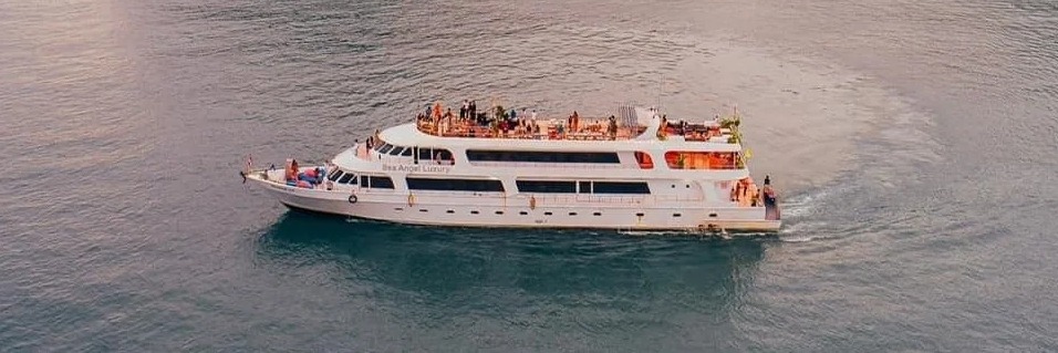 Romantic Sunset Cruise with Live Music and 4-Course Dinner Ticket