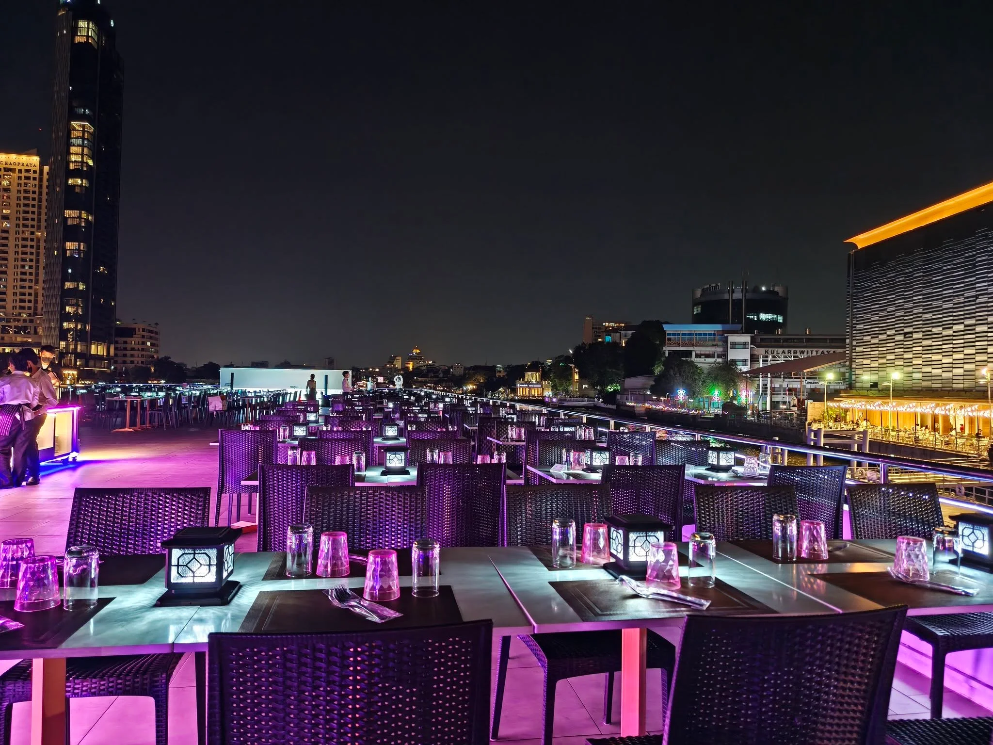 Romantic evening White Dinner Cruise Iconsiam